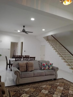 Pinevalley Homestay Putrajaya Presint 12